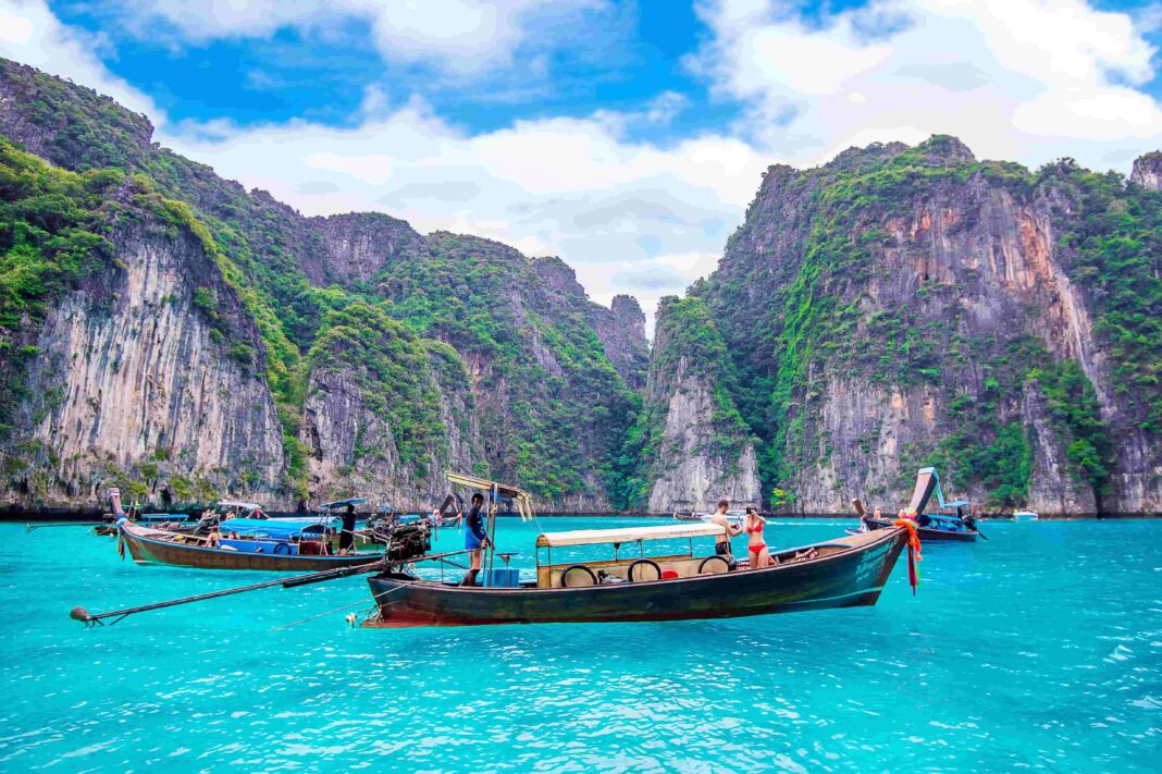 long-boat-tourist-maya-bay-phi-phi-island-photo-taken-december-1-2016-krabi-thailand-1
